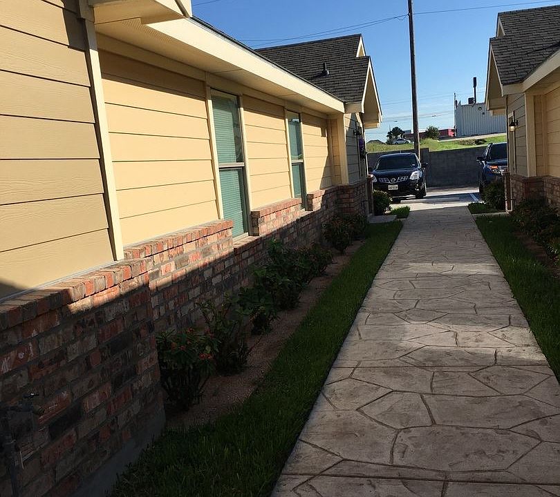 2nd image of 501 E 2nd St APT 4
