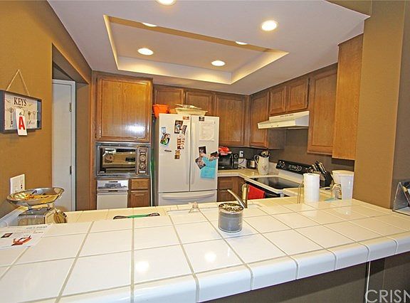 5th image of 5800 Owensmouth Ave APT 82