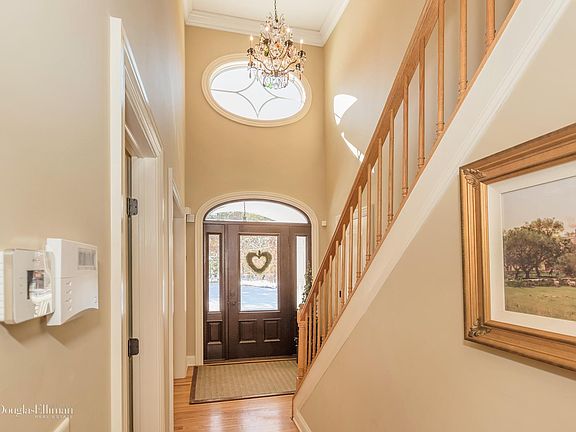 3rd image of 17 Moran Ct