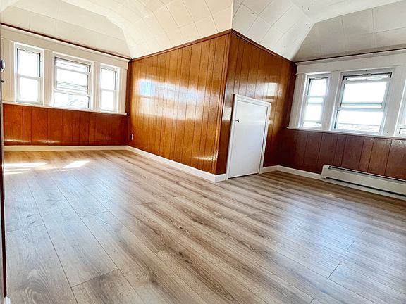 3rd image of 11517 9th Ave Floor 2