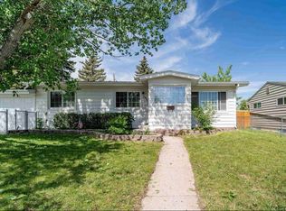 5040 Seminoe Rd, Cheyenne, WY 82009