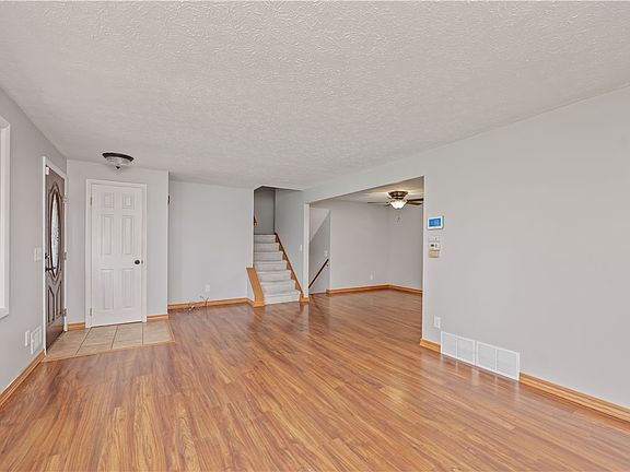 5th image of 423 Huffer Rd