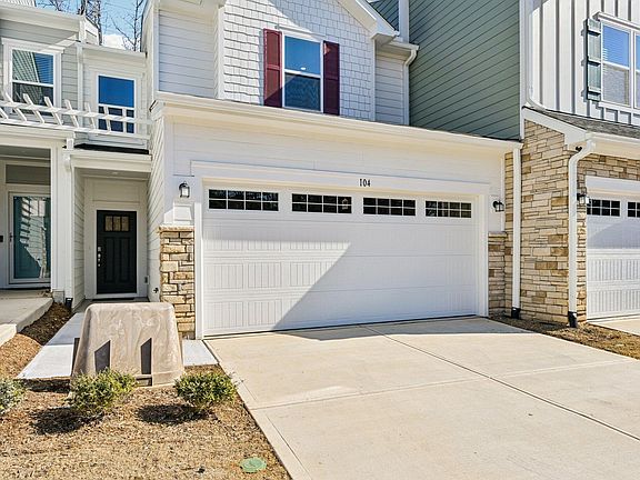 4th image of 104 Malbec Dr