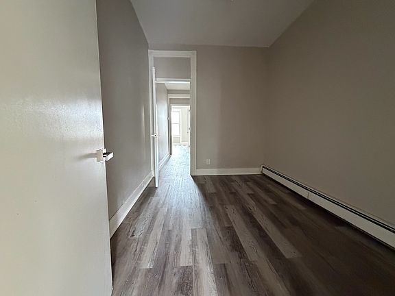 5th image of 61 Laidlaw Ave #3L