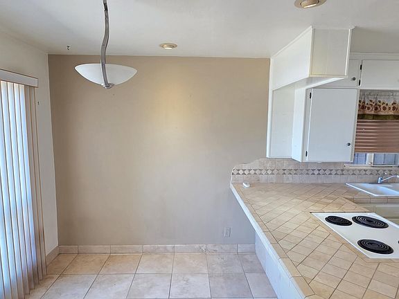 5th image of 458 S Kenyon Dr