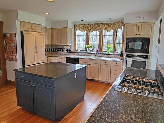 5th image of 311 Laurel Ledges