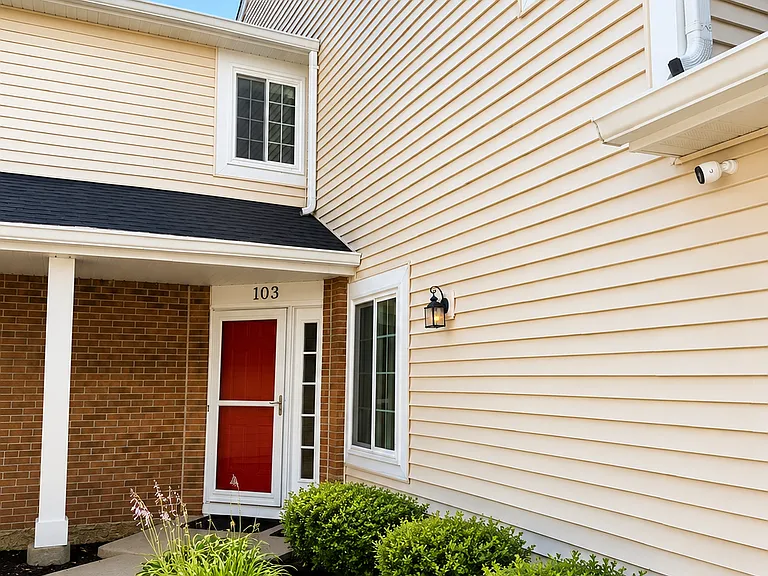 103 Brittany Dr — Photo 2