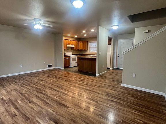 4th image of 496 Wilkes Dr