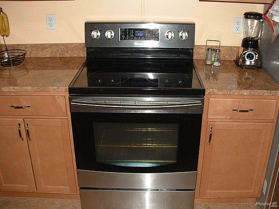 SMOOTH TOP ELECTRIC RANGE