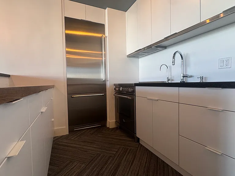1730 Avenida Del Mundo #1601 — Photo 9