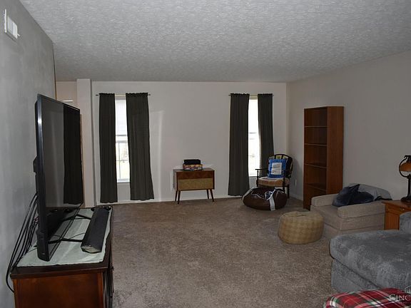 3rd image of 5949 Courtney Pl