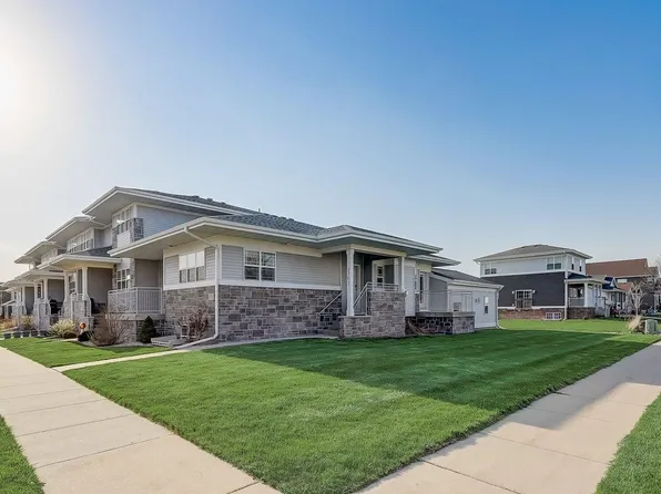 2702 Blue Aster Blvd, Sun Prairie, WI 53590