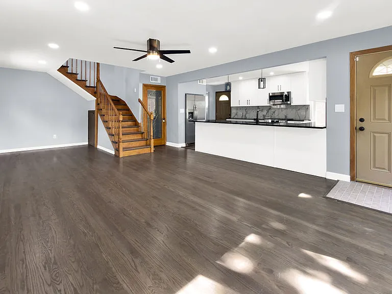 5845 S Sayre Ave — Photo 5