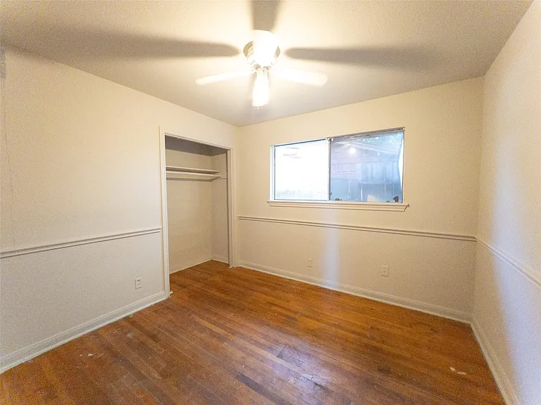 814 Eastlake St — Photo 14