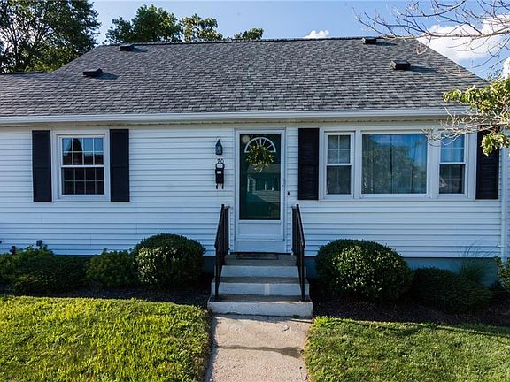4th image of 70 Sherman Ave