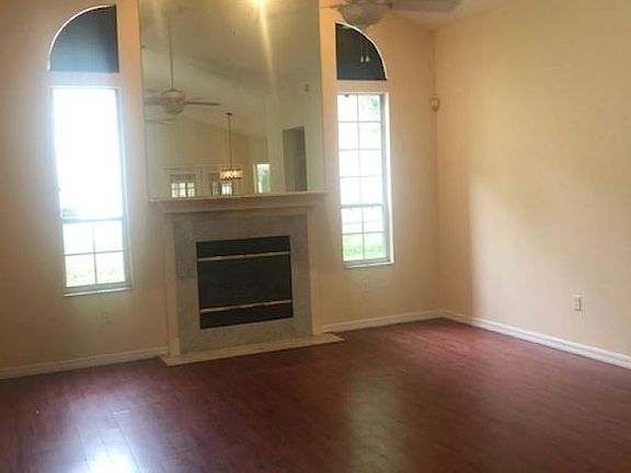 5th image of 1406 NW 100th Ter