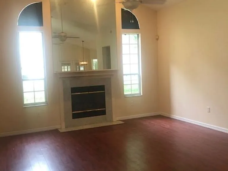 1406 NW 100th Ter — Photo 5