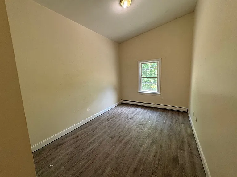 1-3 Yeaton Pl — Photo 16