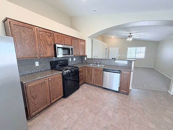 3rd image of 2817 King Michael Ave