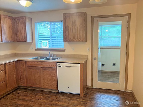 4th image of 8816 34th Avenue S