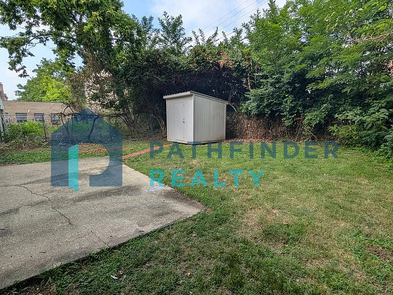 1347 Cory Dr — Photo 2