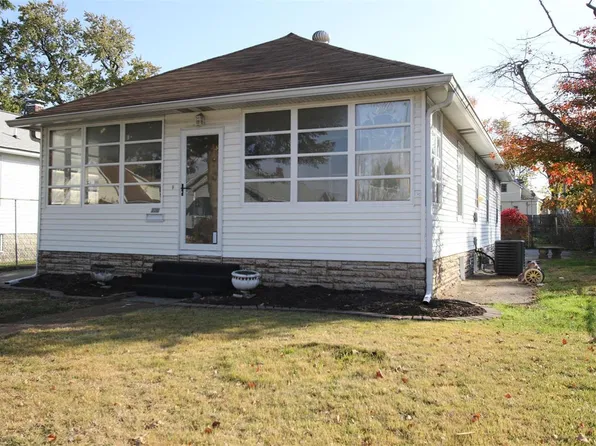 220 E Jennings Ave, Wood River, IL 62095