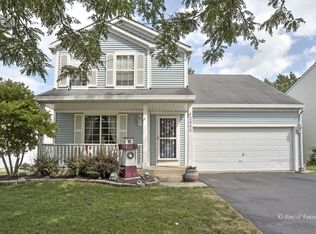 2443 N Quaker Hollow Ln, Round Lake Beach, IL 60073