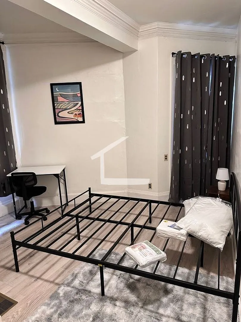 Updated Brighton 5 Bed — Photo 3