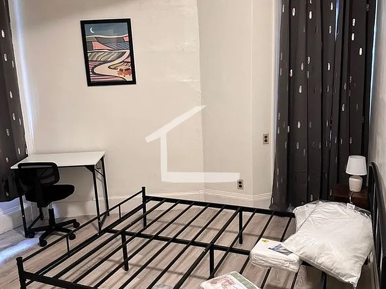 923 Beacon St #3 — Photo 3