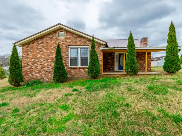 707 Cherokee Trl, Rossville, GA 30741