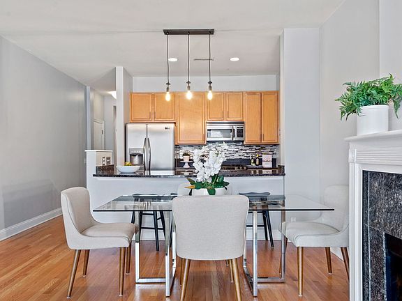 5th image of 2531 N Sheffield Ave APT 1B