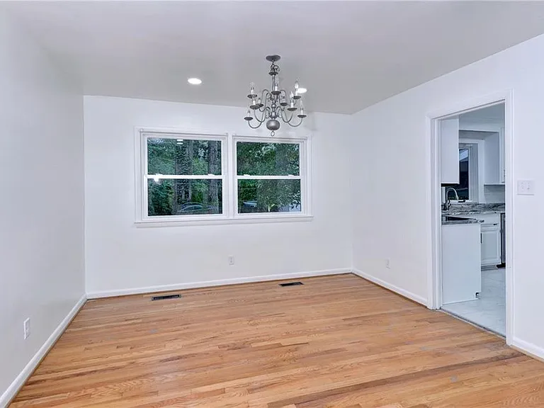 309 Corbin Dr — Photo 6