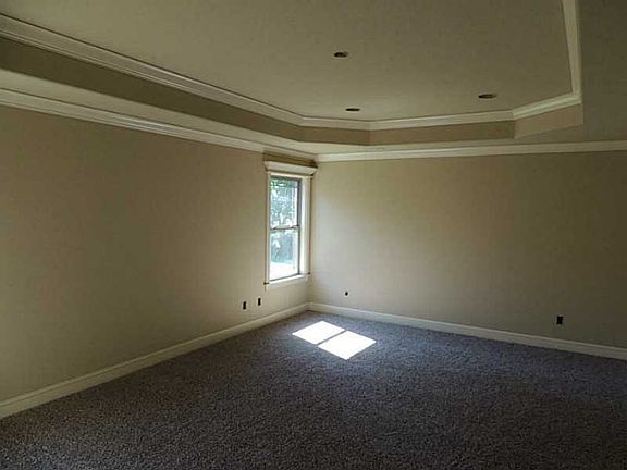 4th image of 1606 N Kelley Dr