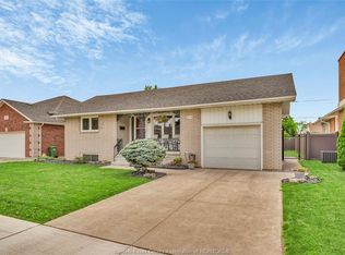 2171 Woodlawn Ave, Windsor, ON N8W 2H2