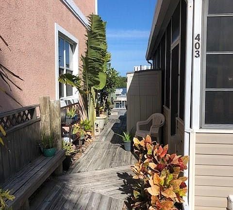 4th image of 403 Nettles Blvd