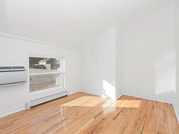 4th image of 120 4th Pl #4