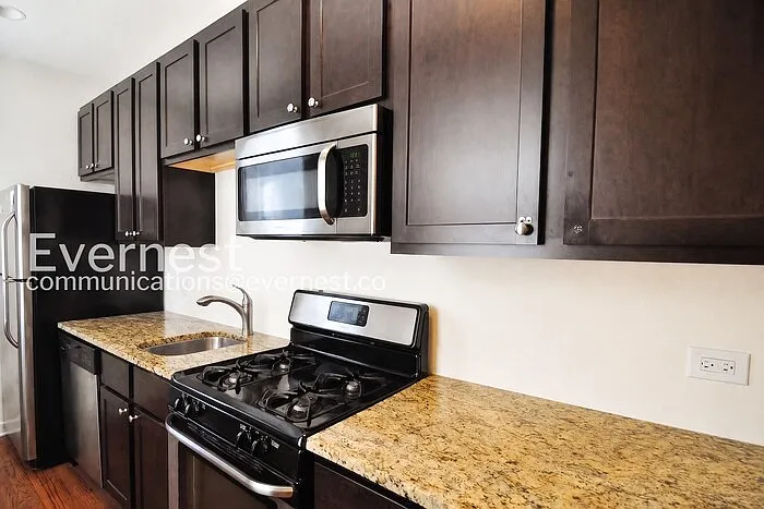 1636 N North Park Ave #G — Photo 2