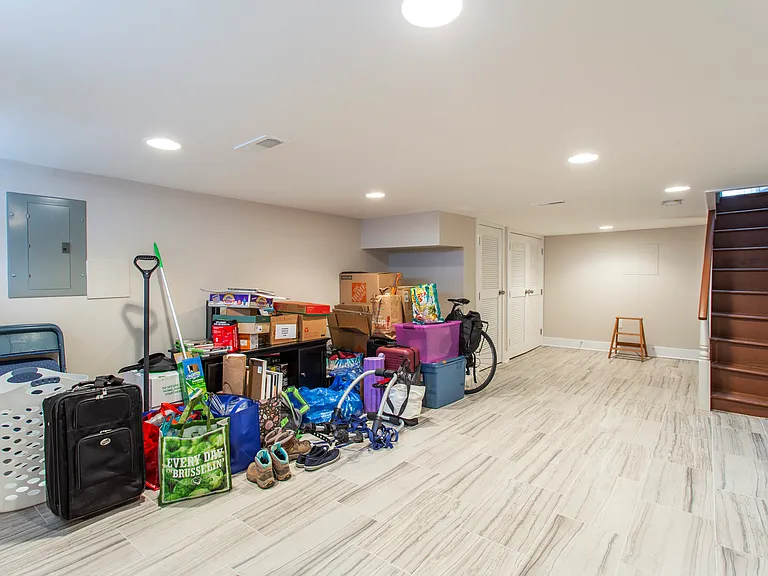 1711 Latona St — Photo 13