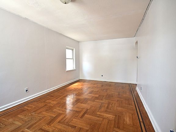 3rd image of 3121 Mickle Ave #1A