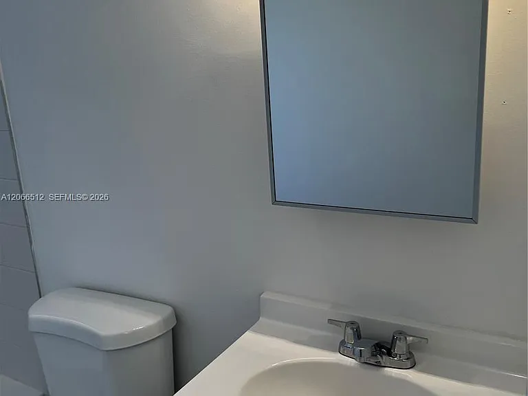 928 SW 30th Ave #3 — Photo 11