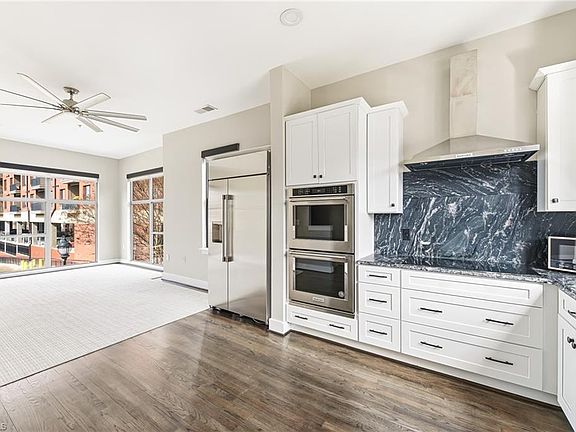 5th image of 341 N Green St