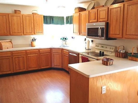 3rd image of 8302 Priestley Dr