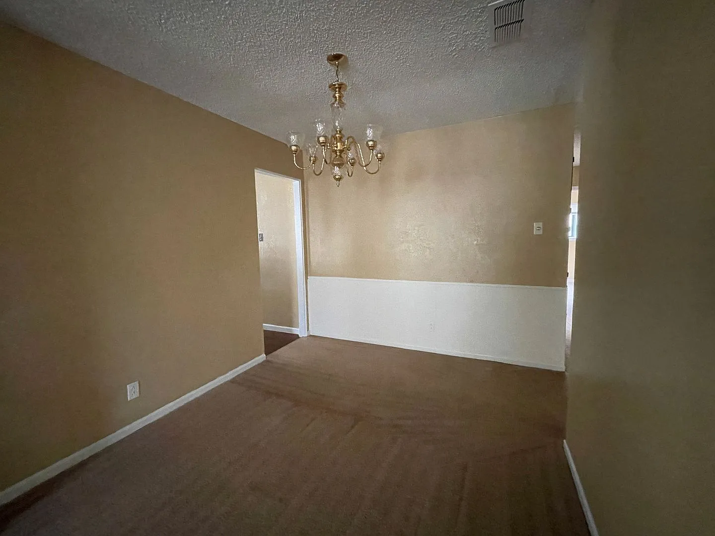 3-Bedroom House for Rent in Killeen — Photo 3