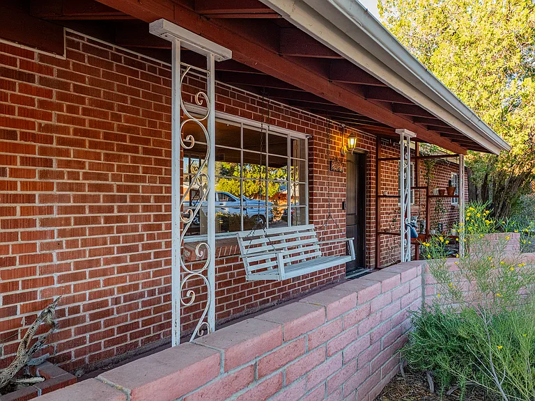 2827 E La Cienega Pl — Photo 41