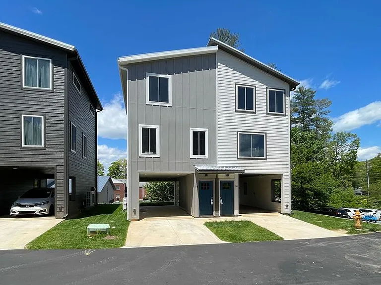 80 E Cascade St — Photo 1