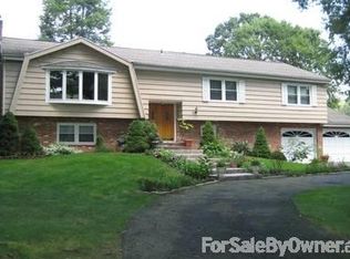369 Timberlane Dr, Orange, CT 06477