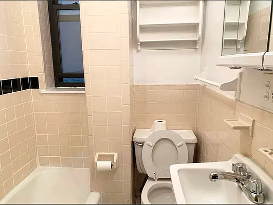 Rented by Century 21 Premier  | media 7