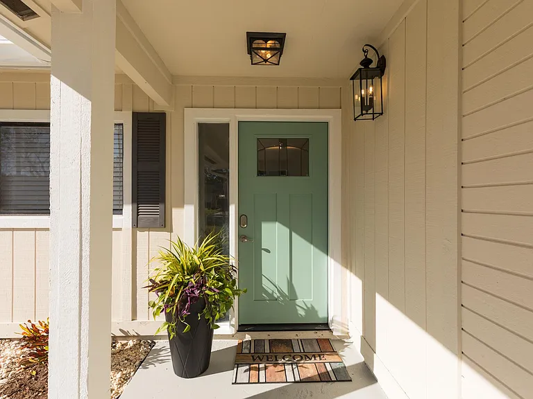 50 Westfield Ln — Photo 2