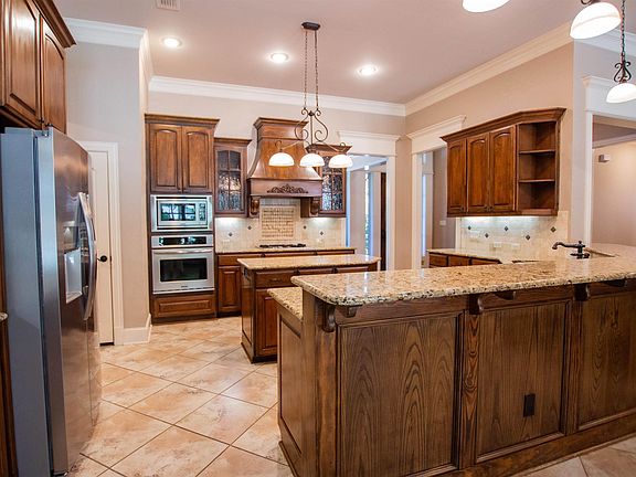 5th image of 6518 Rochester Way