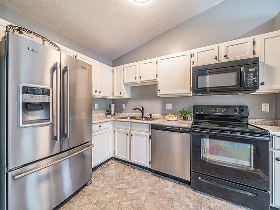 3rd image of 143 Meadow Creek Dr